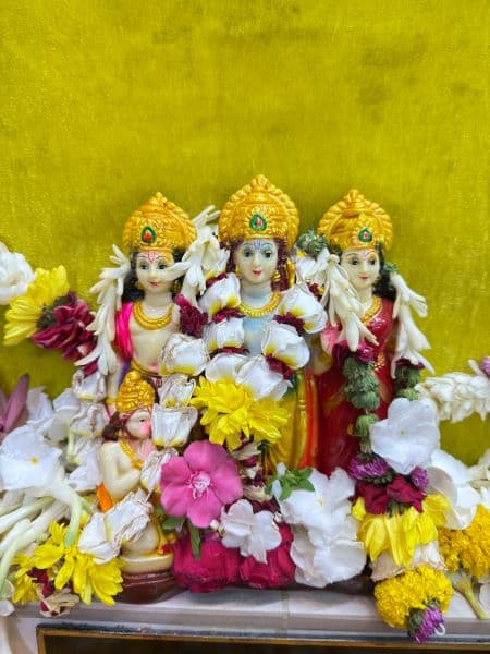 Hunuma with Ram-Sita